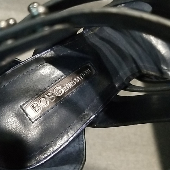 BCBG (navy blue snake skin and black pump) - Picture 11 of 12